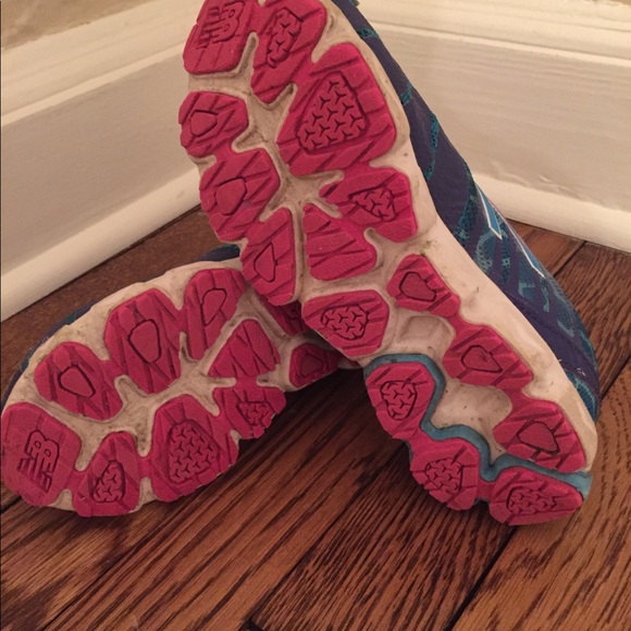 Girls(kids) New Balance Sneakers - Picture 3 of 3